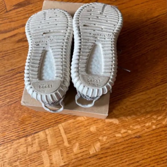 Yeezy Boost 350 - Picture 5 of 5